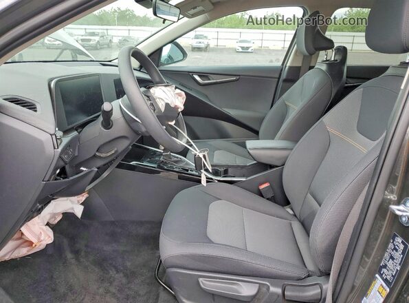 KNDCP3LE0T5330746 2026 KIA NIRO Gray Вид салону спереду