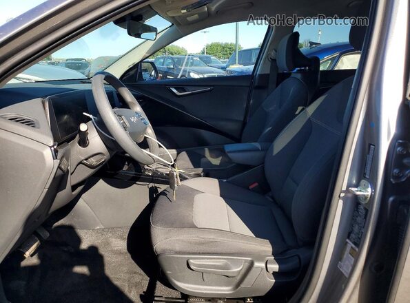 KNDCP3LE1T5325328 2026 KIA NIRO Gray Widok wnętrza z przodu
