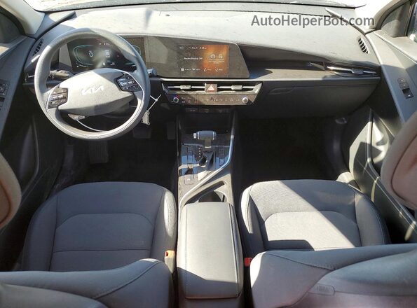 KNDCP3LE1T5330867 2026 KIA NIRO Black Dashboard view