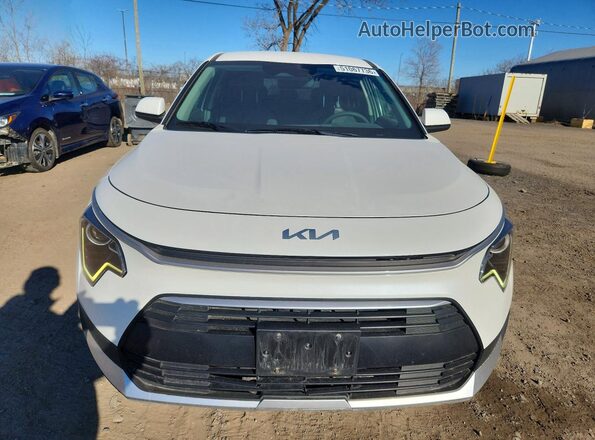KNDCP3LE2S5277708 2025 KIA NIRO Белый Вид спереди
