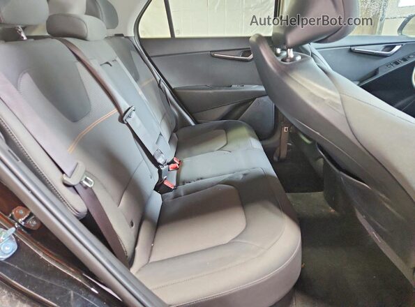 KNDCP3LE2T5320154 2026 KIA NIRO Черный Вид задних сидений