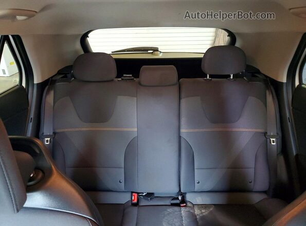 KNDCP3LE5T5347834 2026 KIA NIRO White Widok tylnych siedzeń
