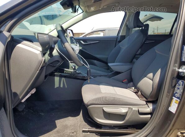 KNDCP3LE6S5270325 2025 KIA NIRO Серый Вид салона спереди