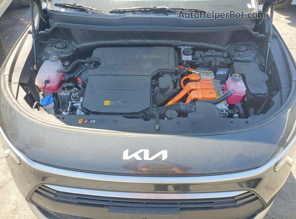 KNDCP3LE7T5318867 2026 KIA NIRO Gray Widok komory silnika