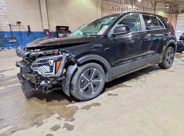 KNDCP3LE7T5319694 2026 KIA NIRO Черный Передняя левая четверть