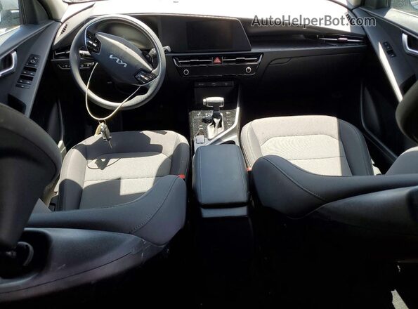 KNDCP3LE7T5323633 2026 KIA NIRO Gray Vista del salpicadero