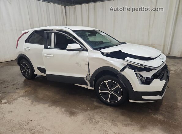 KNDCP3LE8T5323141 2026 KIA NIRO White 