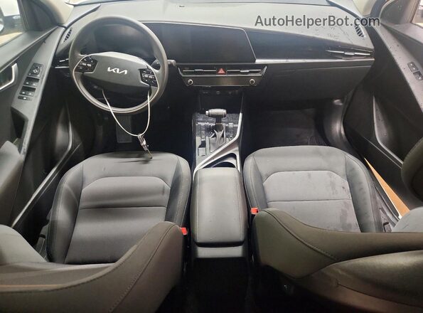 KNDCP3LE8T5323141 2026 KIA NIRO White Widok deski rozdzielczej