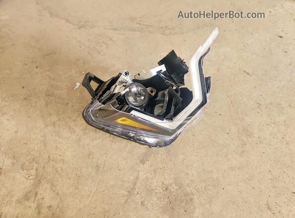 KNDCP3LE8T5323141 2026 KIA NIRO White Widok komory silnika