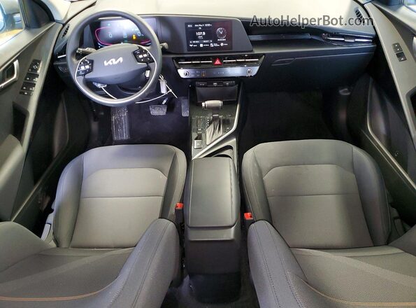 KNDCP3LEXT5320371 2026 KIA NIRO Gray Vista del salpicadero