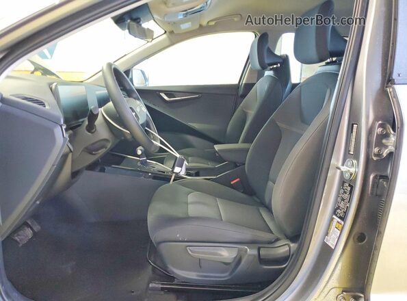 KNDCP3LEXT5320371 2026 KIA NIRO Gray Vista interior delantera