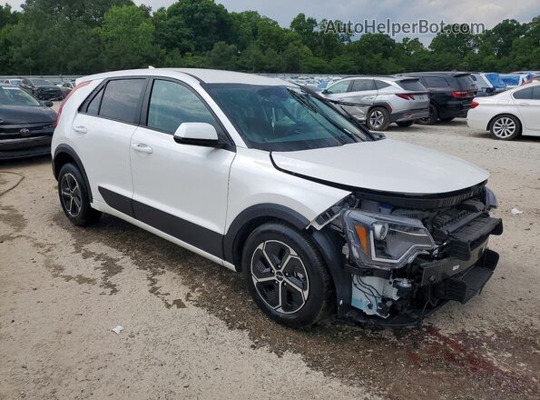 KNDCP3LEXT5324730 2026 KIA NIRO Белый Передняя правая четверть