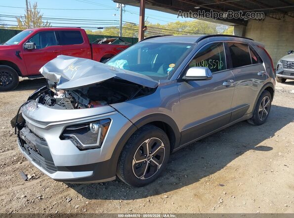 KNDCR3LE6P5056923 2023 KIA NIRO Серый Вид спереди