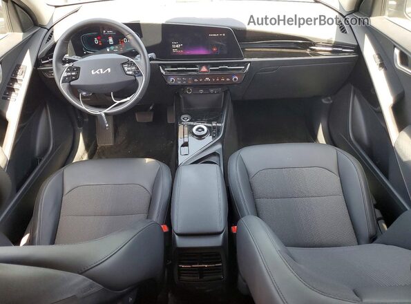 KNDCS3LF6S5285351 2025 KIA NIRO Угольный Вид панели приборов
