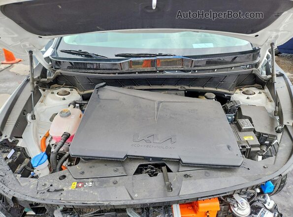 KNDCT3L12P5042533 2023 KIA NIRO Белый Вид задней части салона