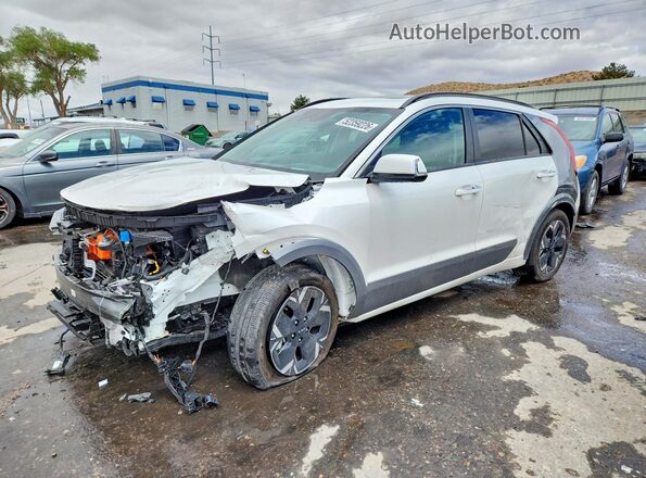 KNDCT3L12P5042533 2023 KIA NIRO Белый Передняя левая четверть