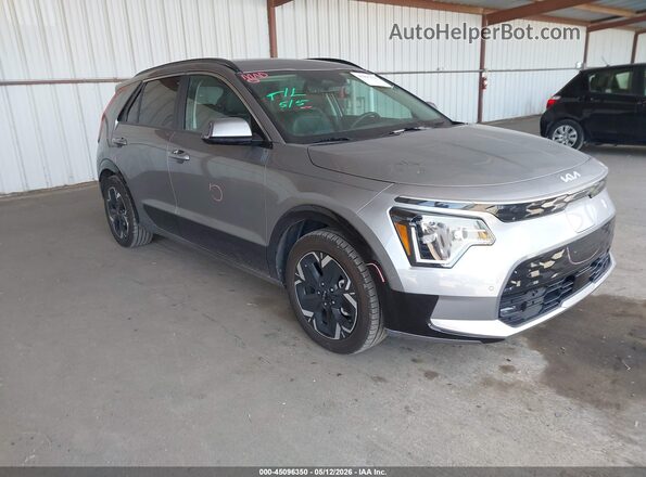 KNDCT3L18P5033125 2023 KIA NIRO EV Gray Przód prawy