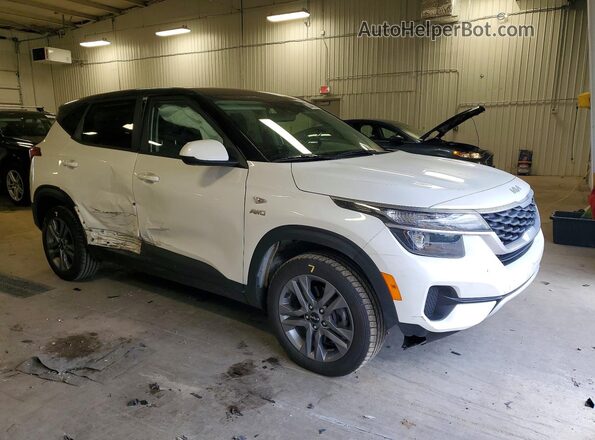 KNDEPCAA4P7433428 2023 KIA SELTOS White Przód prawy