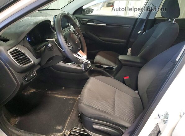 KNDEPCAA4P7433428 2023 KIA SELTOS White Widok wnętrza z przodu