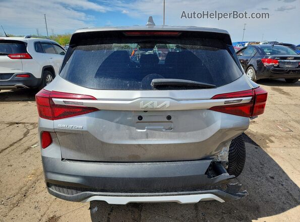 KNDEPCAAXP7409151 2023 KIA SELTOS Серебряный Вид сзади