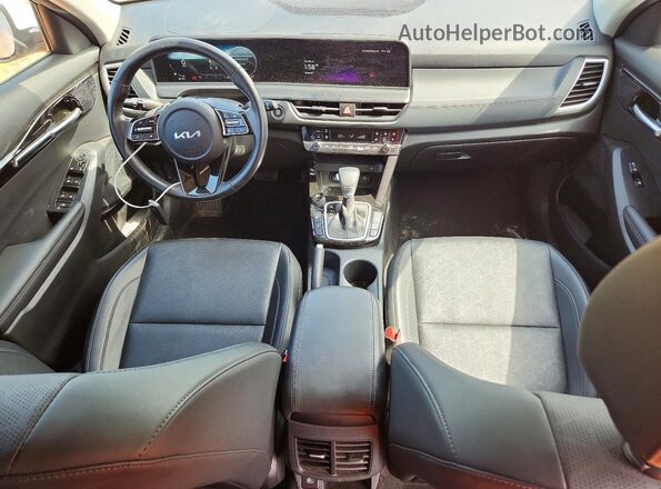 KNDER2AA2R7484255 2024 KIA SELTOS White Vista del salpicadero
