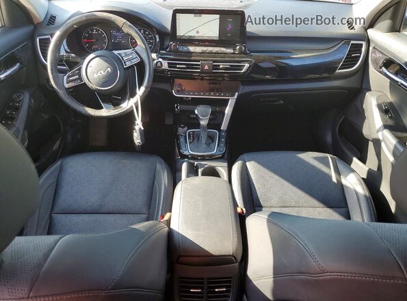 KNDERCAA3N7344960 2022 KIA SELTOS Белый Вид панели приборов