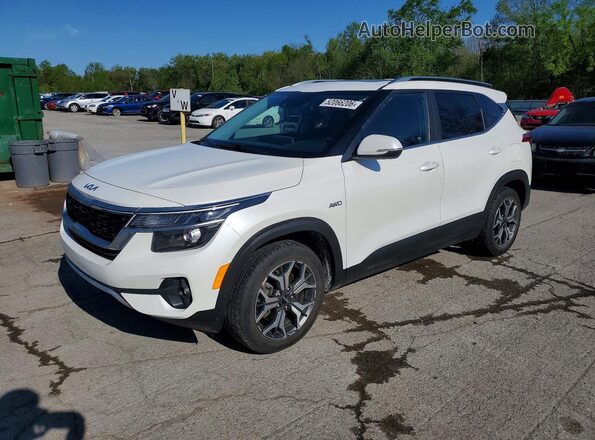 KNDERCAA3N7344960 2022 KIA SELTOS Белый Передняя левая четверть