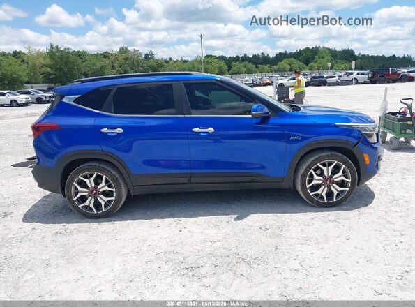 KNDETCA2XM7203294 2021 KIA SELTOS Blue Widok wnętrza z tyłu