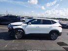 2021 Kia Seltos S White vin: KNDEU2AA0M7066865