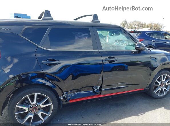 KNDJ53AF3N7185511 2022 KIA SOUL Черный Вид спереди