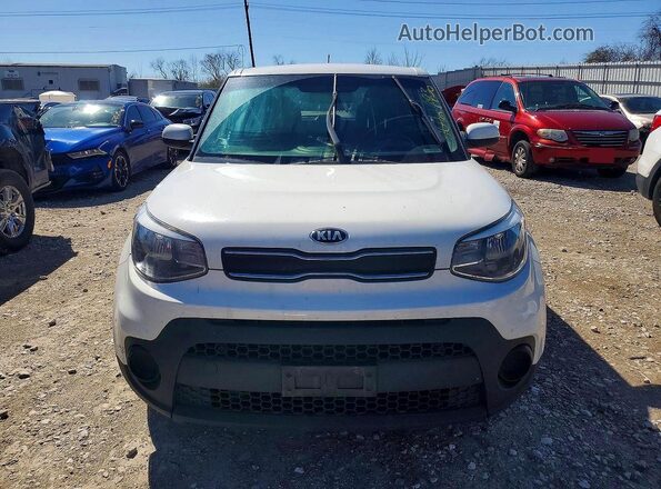KNDJN2A2XH7412866 2017 KIA SOUL Белый Вид спереди