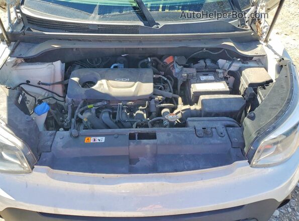 KNDJN2A2XH7412866 2017 KIA SOUL Белый Вид задней части салона