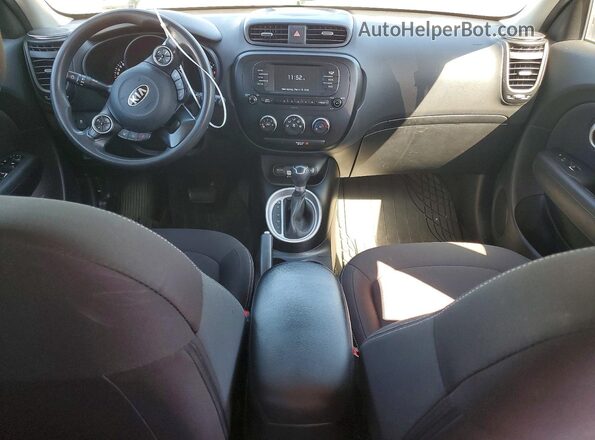 KNDJN2A2XH7412866 2017 KIA SOUL Белый Вид панели приборов