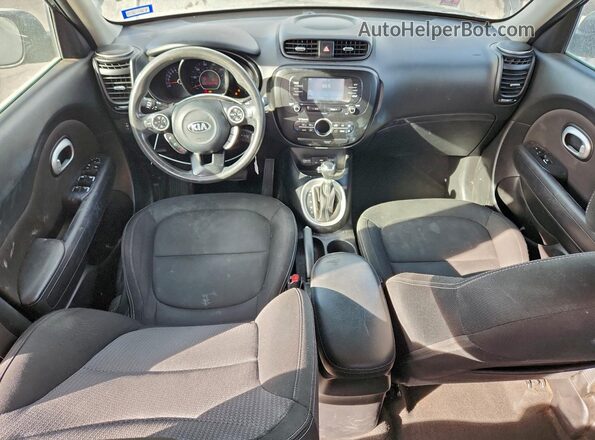 KNDJP3A53H7464771 2017 KIA SOUL Blue Widok deski rozdzielczej
