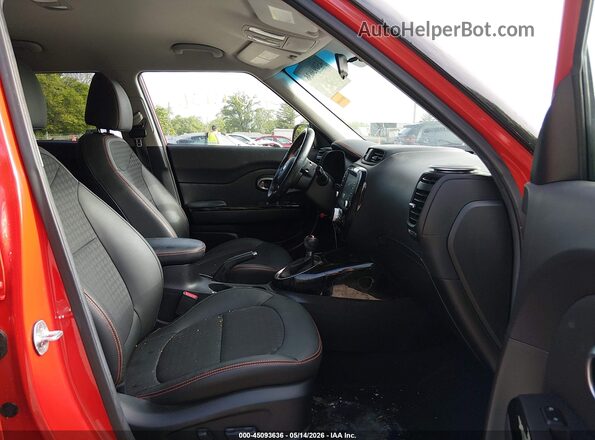 KNDJX3AA9J7616068 2018 KIA SOUL Красный Вид салона спереди