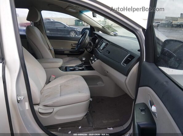 KNDMA5C17K6511401 2019 KIA SEDONA Серебряный Вид салона спереди