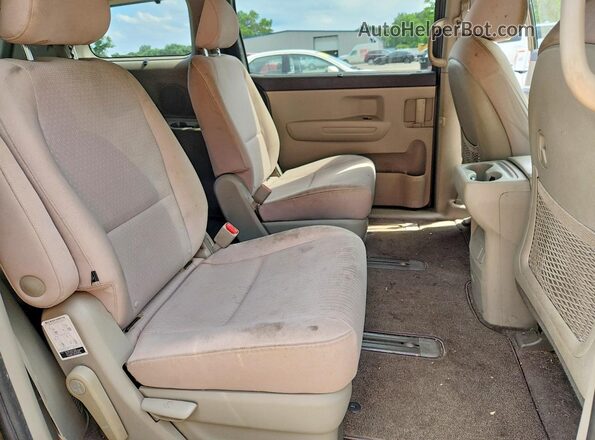 KNDMB5C10G6165972 2016 KIA SEDONA Brown Widok wnętrza z tyłu