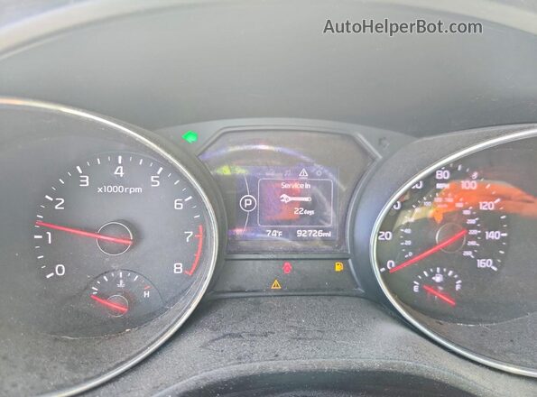KNDMB5C10H6246083 2017 KIA SEDONA Silver Vista del cuadro de instrumentos