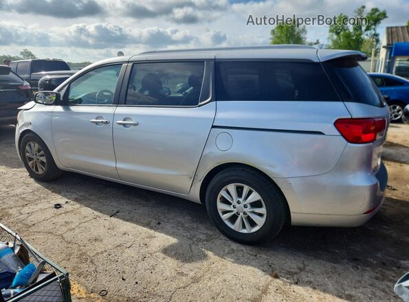 KNDMB5C10H6246083 2017 KIA SEDONA Silver Trasero izquierdo