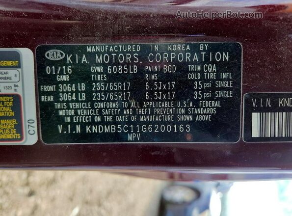 KNDMB5C11G6200163 2016 KIA SEDONA Burgundy Vista del compartimento del motor