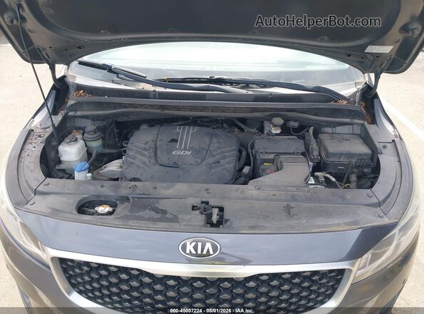 KNDMB5C11H6245072 2017 KIA SEDONA Gray Вид ззаду