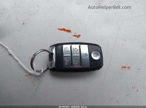 KNDMB5C12H6266867 2017 KIA SEDONA Gold Widok deski rozdzielczej