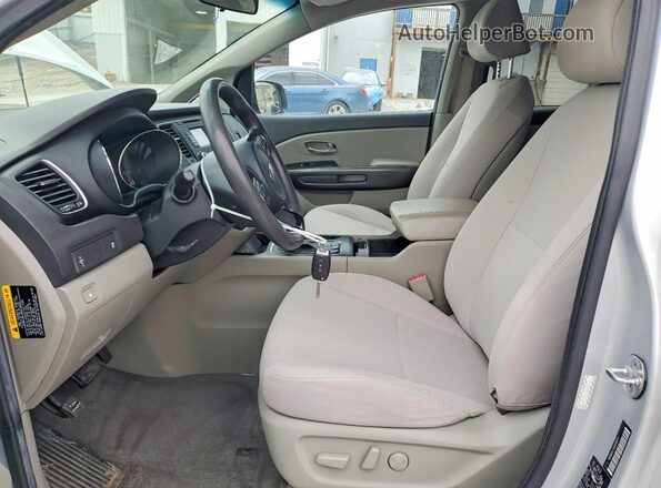KNDMB5C13G6099711 2016 KIA SEDONA Silver Vista interior delantera