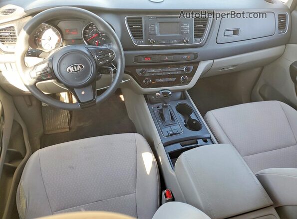 KNDMB5C13H6227138 2017 KIA SEDONA Серебряный Вид панели приборов