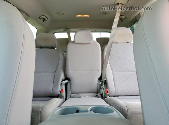 KNDMB5C13J6373559 2018 KIA SEDONA Blue Հետևի նստատեղերի տեսք