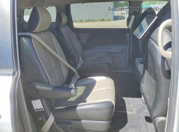 KNDMB5C13K6534204 2019 KIA SEDONA Silver Вид задньої частини салону