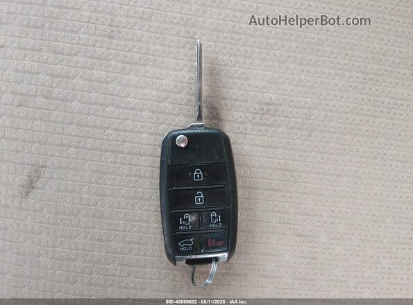KNDMB5C14G6131615 2016 KIA SEDONA White Widok deski rozdzielczej