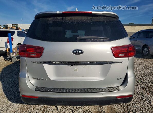 KNDMB5C14L6576219 2020 KIA SEDONA Silver Widok z tyłu