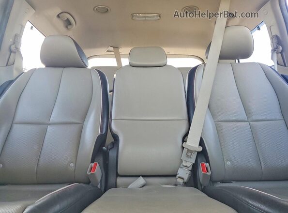 KNDMB5C14L6576219 2020 KIA SEDONA Silver Widok tylnych siedzeń