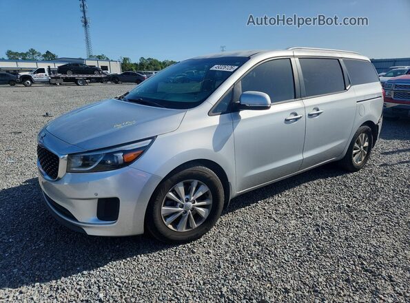 KNDMB5C15H6305919 2017 KIA SEDONA Silver Vista tres cuartos delantera izquierda